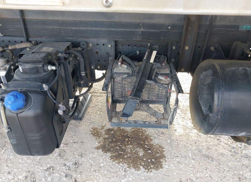 Photo 21 of 2020 Isuzu Nrr N/A (VIN JALE5W163L7302163)