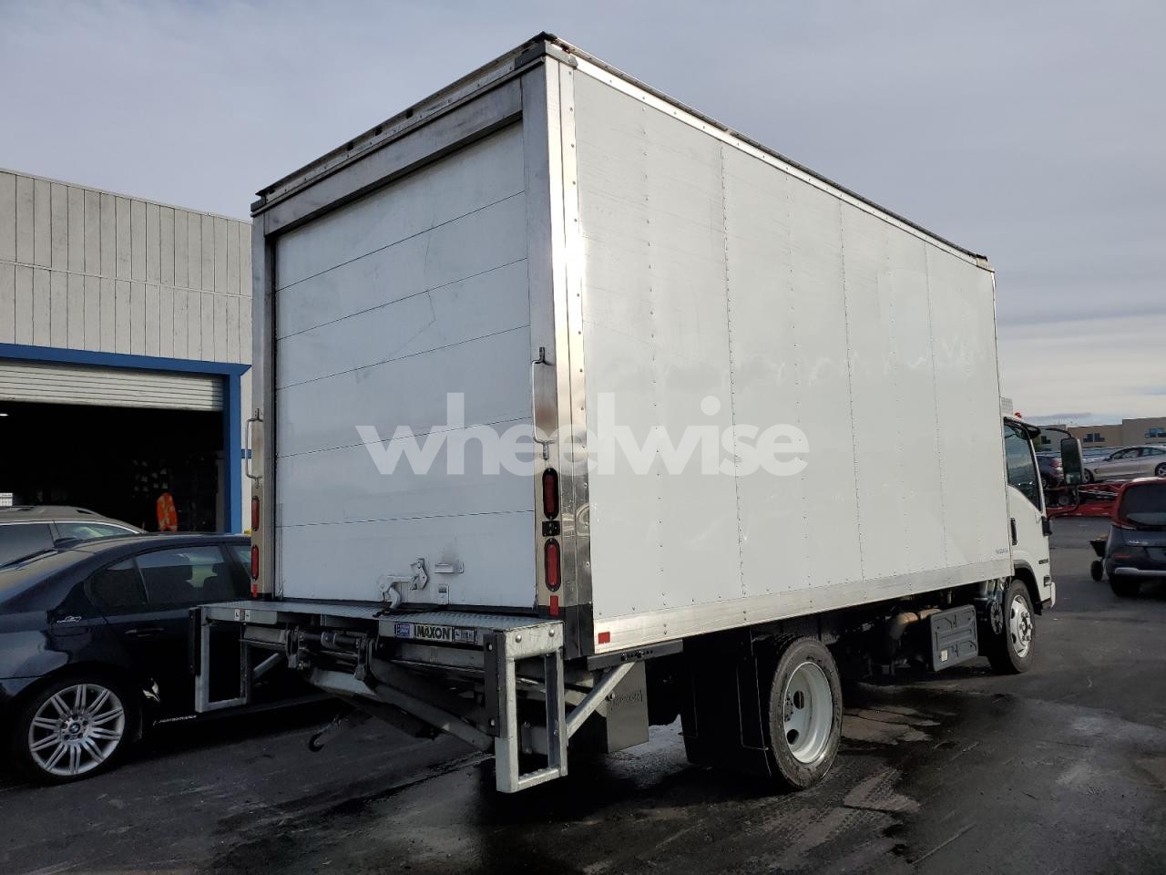 Photo 3 of 2024 ISUZU NRR REFRIGERATED BOX TRUCK N/A (VIN JALE5W165R7302917)