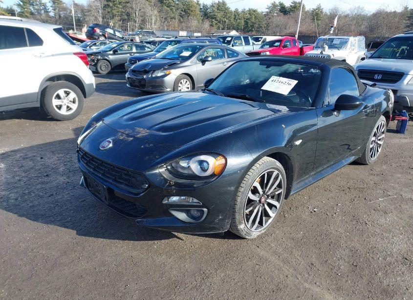 Photo 2 of 2020 Fiat 124 SPIDER URBANA (VIN JC1NFAEK1L0143710)