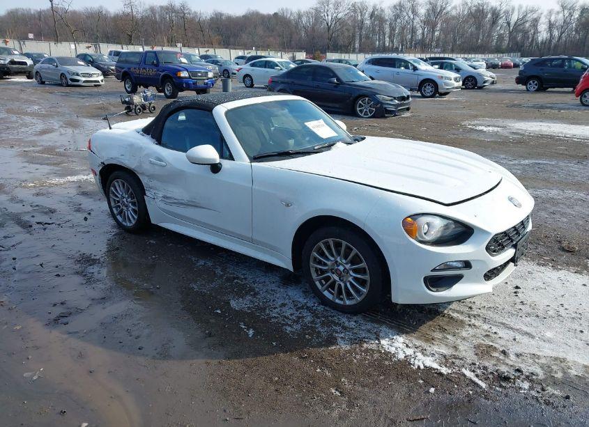 2020 Fiat 124 SPIDER CLASSICA (VIN JC1NFAEK1L0145585) main photo