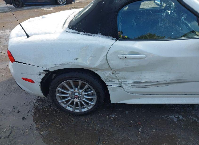 Photo 6 of 2020 Fiat 124 SPIDER CLASSICA (VIN JC1NFAEK1L0145585)