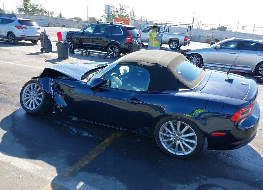 Photo 3 of 2019 Fiat 124 SPIDER LUSSO (VIN JC1NFAEK5K0141568)
