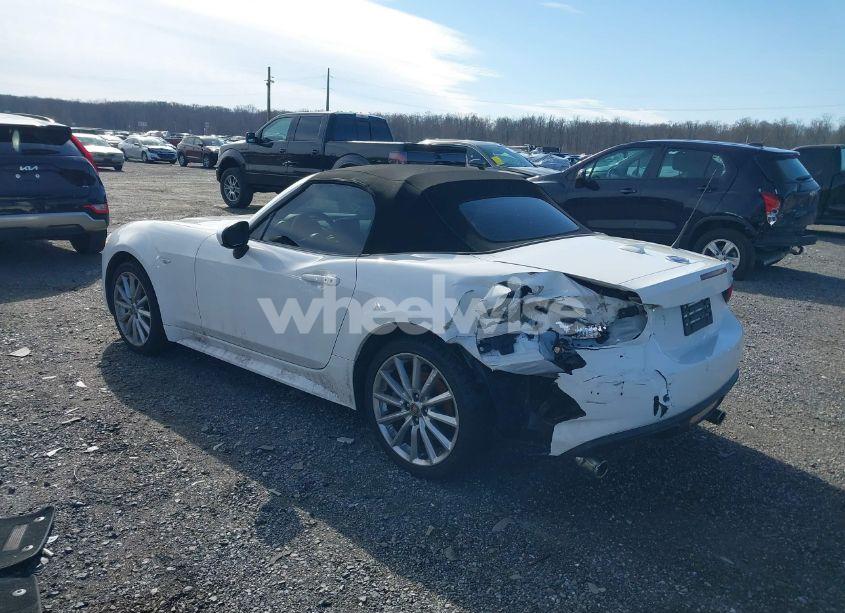 Photo 3 of 2020 Fiat 124 SPIDER LUSSO (VIN JC1NFAEK9L0145379)