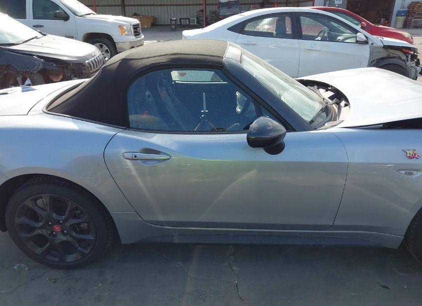 Photo 13 of 2020 Fiat 124 SPIDER ABARTH (VIN JC1NFAEKXL0145682)