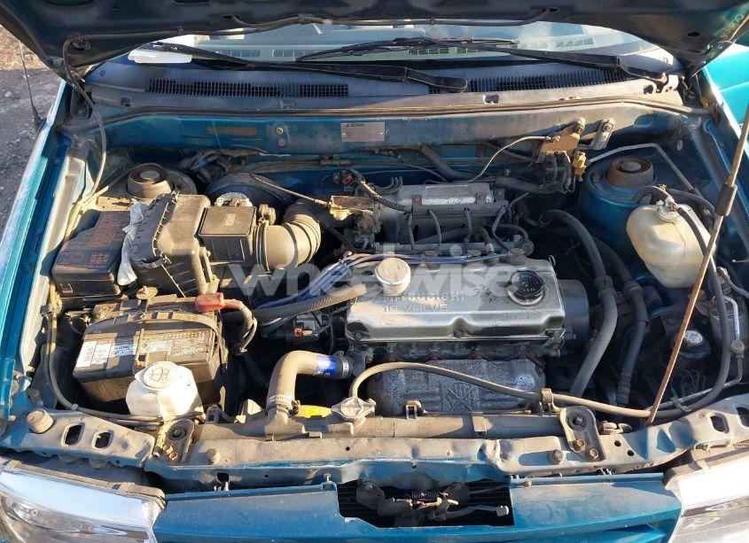 Photo 10 of 1995 Eagle Summit DL (VIN JE3AB30C7SU007611)