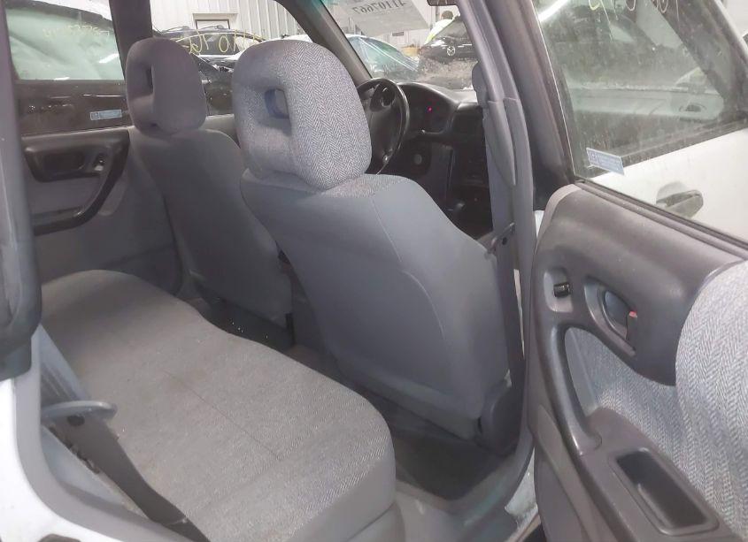 Photo 8 of 2001 Subaru Forester L (VIN JF1SF63501H700207)