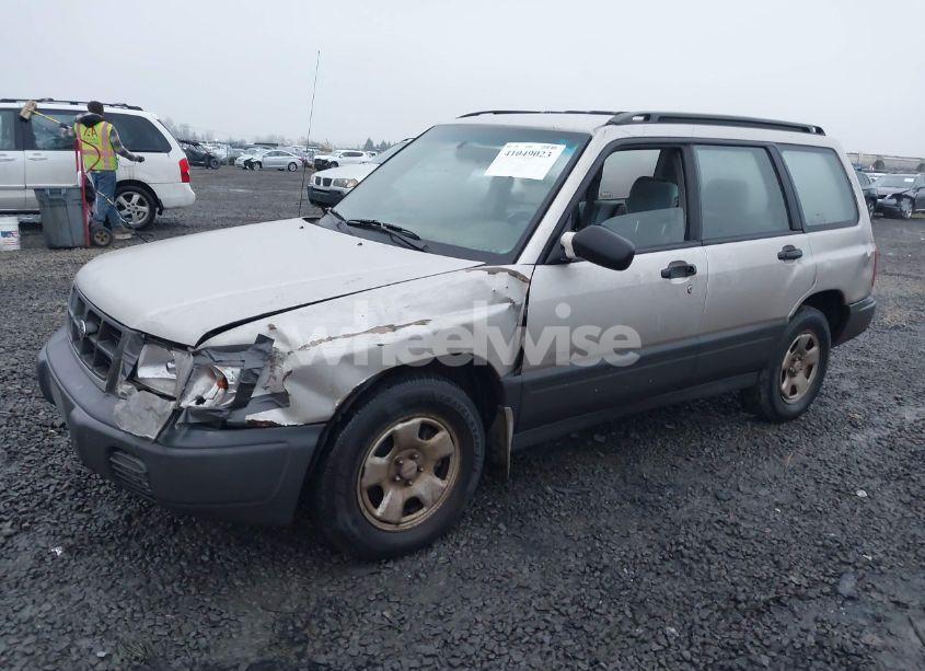 Photo 2 of 2000 Subaru Forester L (VIN JF1SF6354YH707106)
