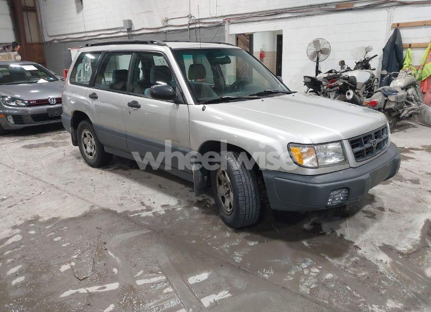 2000 Subaru Forester L (VIN JF1SF6355YH713545) main photo