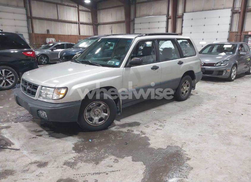 Photo 2 of 2000 Subaru Forester L (VIN JF1SF6355YH713545)