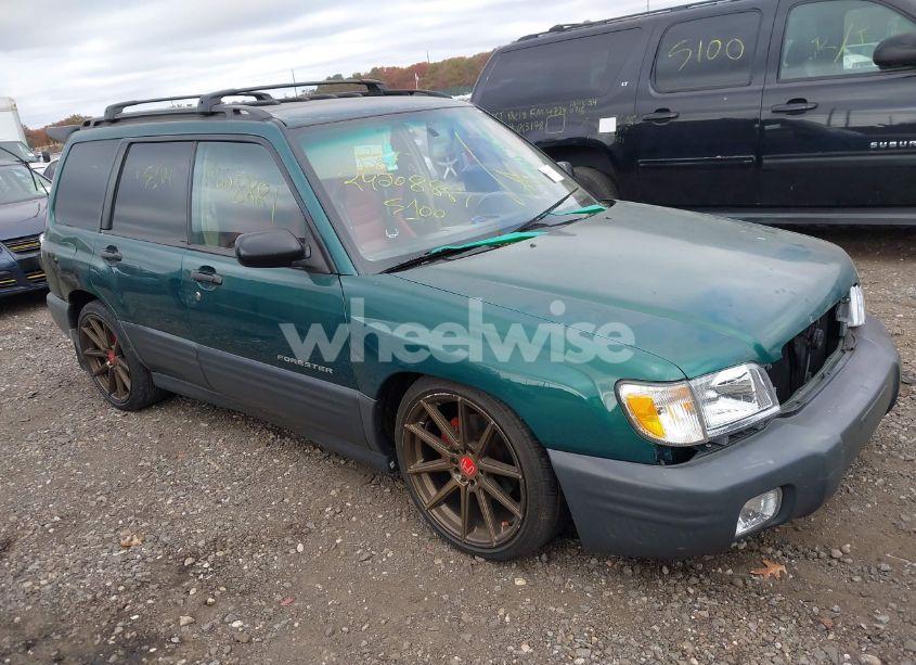 2001 Subaru Forester L (VIN JF1SF63561H764381) main photo