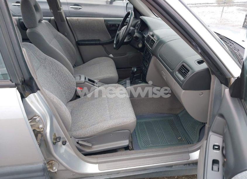 Photo 5 of 2002 Subaru Forester L (VIN JF1SF63562H742818)