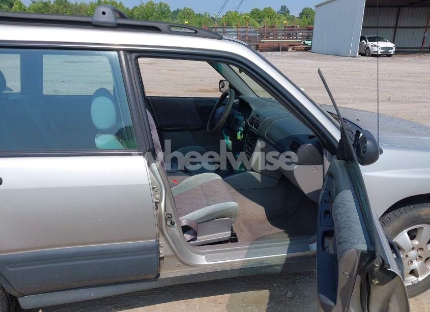 Photo 5 of 2000 Subaru Forester L (VIN JF1SF6356YH717622)