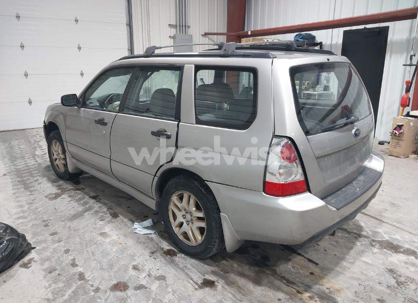 Photo 3 of 2006 Subaru Forester 2.5X (VIN JF1SG636X6H722843)