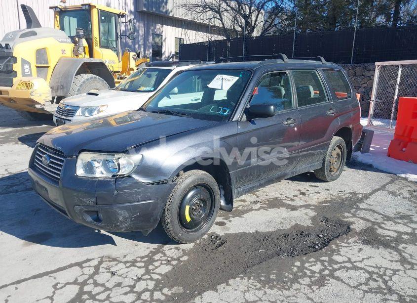 Photo 2 of 2008 Subaru Forester 2.5X (VIN JF1SG636X8H711991)