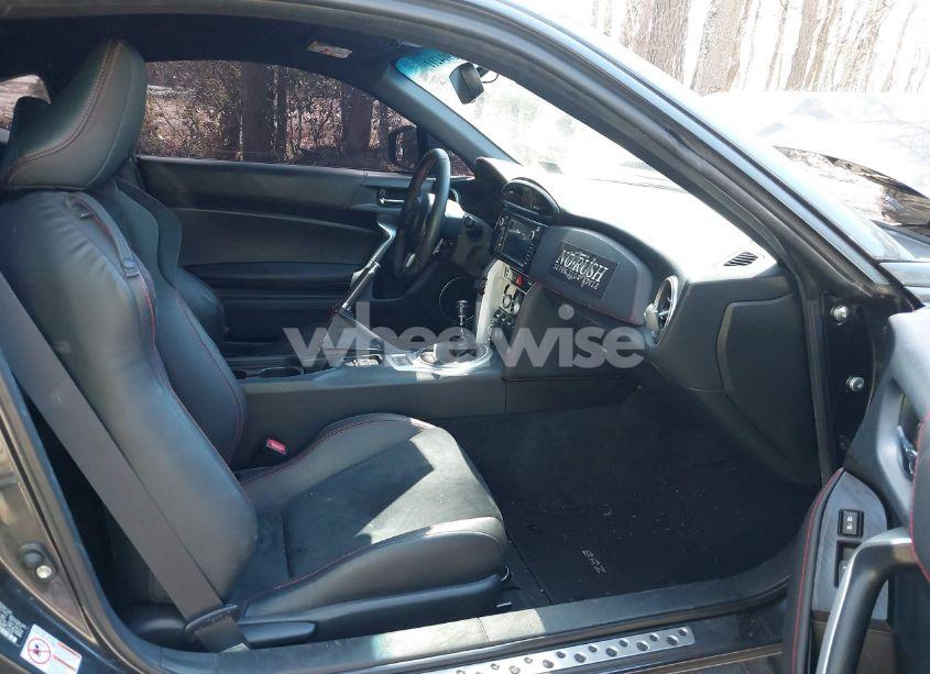 Photo 5 of 2018 Subaru Brz LIMITED (VIN JF1ZCAC10J9603543)