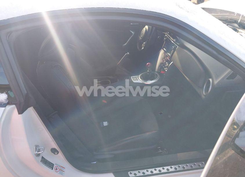 Photo 5 of 2018 Subaru Brz LIMITED (VIN JF1ZCAC12J9603527)