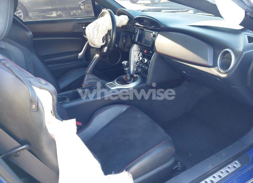 Photo 5 of 2018 Subaru Brz LIMITED (VIN JF1ZCAC13J9603794)