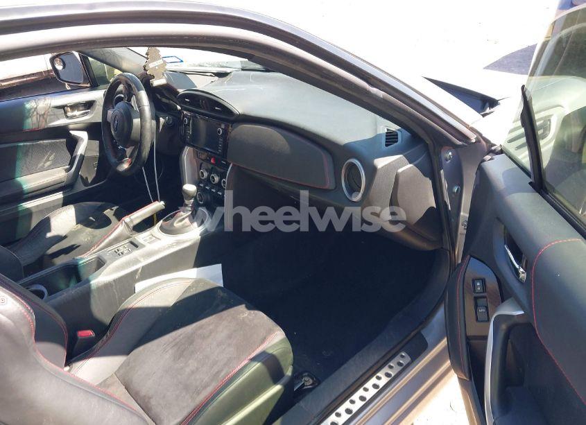 Photo 5 of 2018 Subaru Brz LIMITED (VIN JF1ZCAC14J8602868)