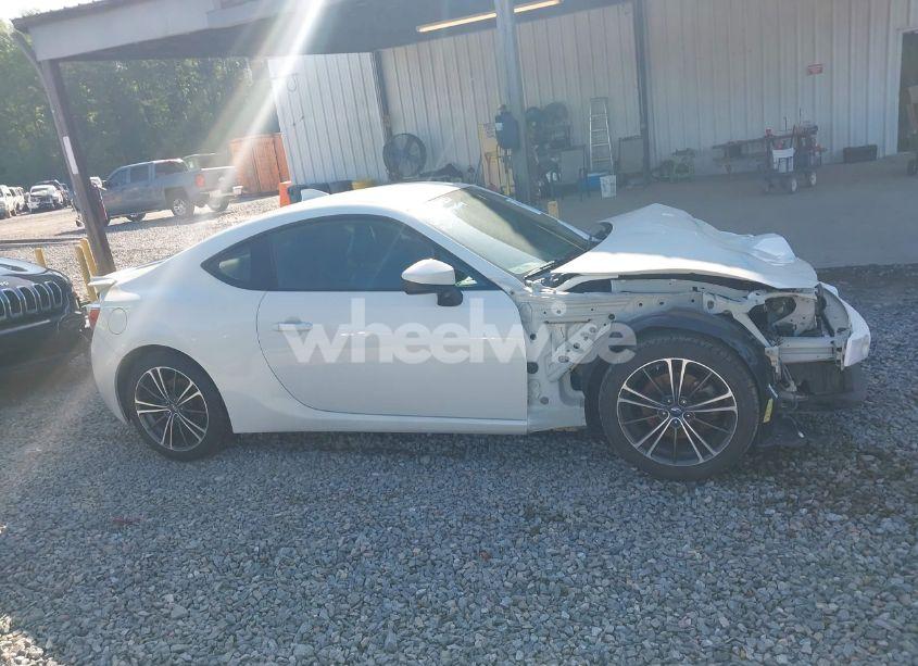 Photo 13 of 2015 Subaru Brz LIMITED (VIN JF1ZCAC16F9603599)