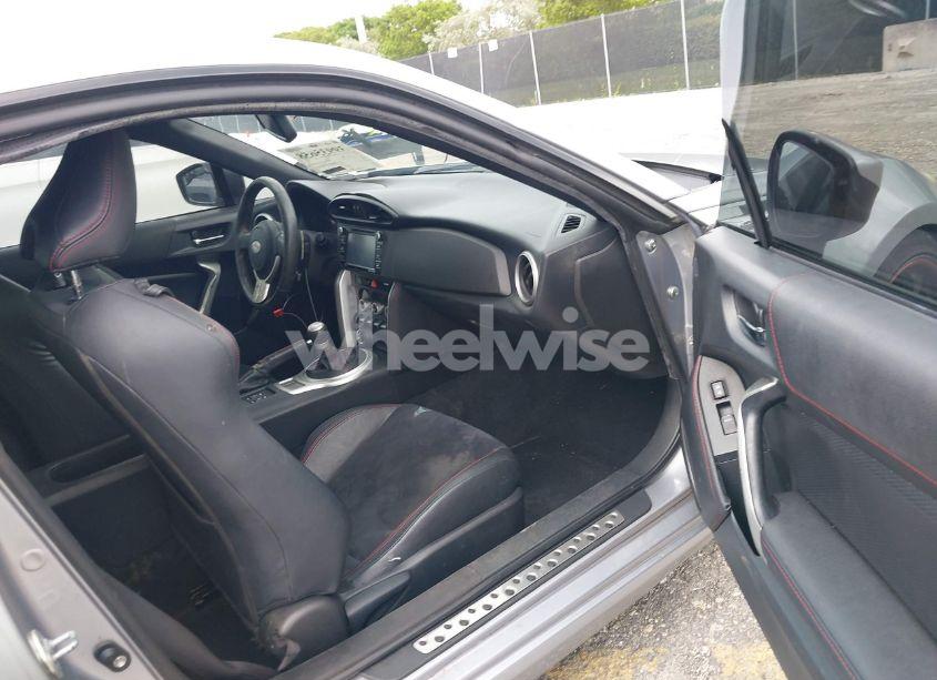 Photo 5 of 2016 Subaru Brz LIMITED (VIN JF1ZCAC16G8602847)