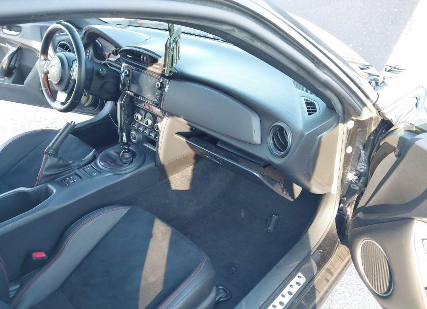 Photo 5 of 2018 Subaru Brz LIMITED (VIN JF1ZCAC17J9603524)