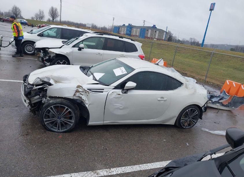 Photo 14 of 2014 Subaru Brz LIMITED (VIN JF1ZCAC1XE9603331)