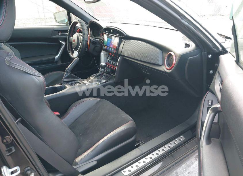 Photo 5 of 2016 Subaru Brz LIMITED (VIN JF1ZCAC1XG8603449)