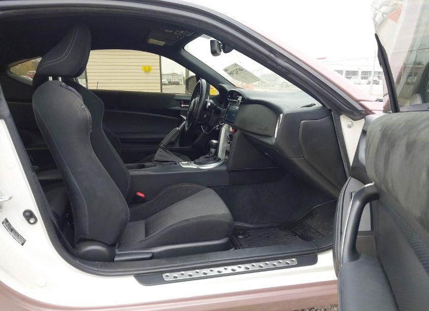 Photo 5 of 2020 Toyota 86 (VIN JF1ZNAA10L8753576)