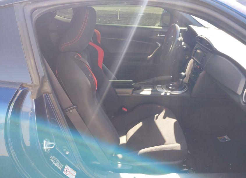 Photo 5 of 2015 Toyota Scion FR-S (VIN JF1ZNAA16F8710395)