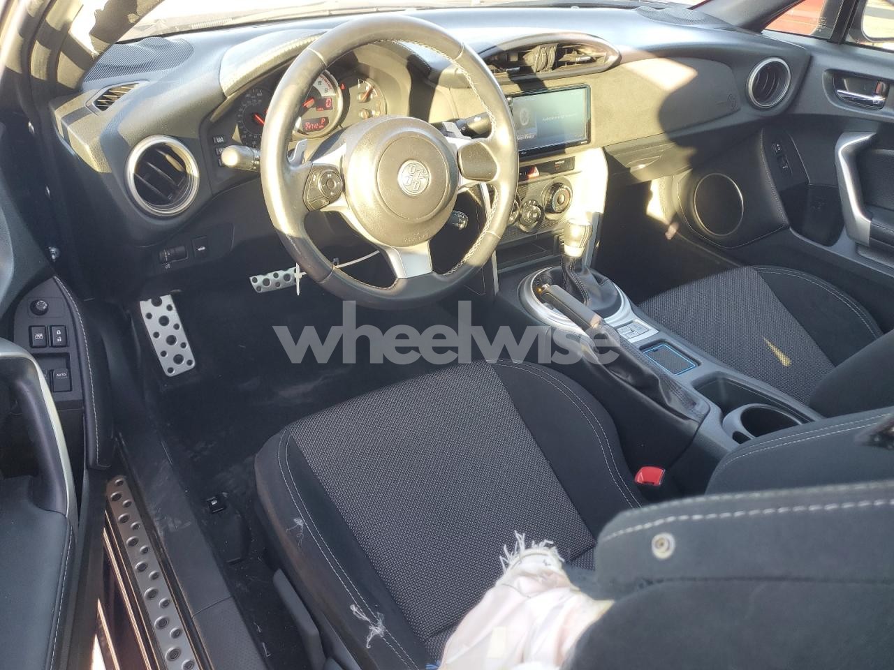 Photo 8 of 2017 TOYOTA 86 BASE (VIN JF1ZNAA16H8710741)