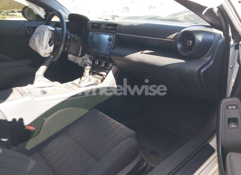 Photo 5 of 2024 Toyota Gr86 (VIN JF1ZNBB1XR8757244)