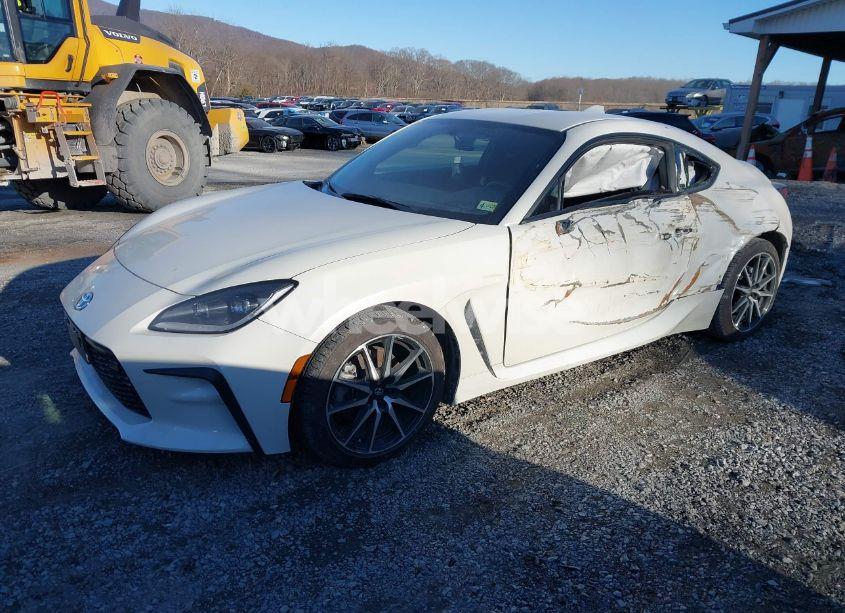 Photo 2 of 2023 Toyota Gr86 (VIN JF1ZNBC13P8762961)