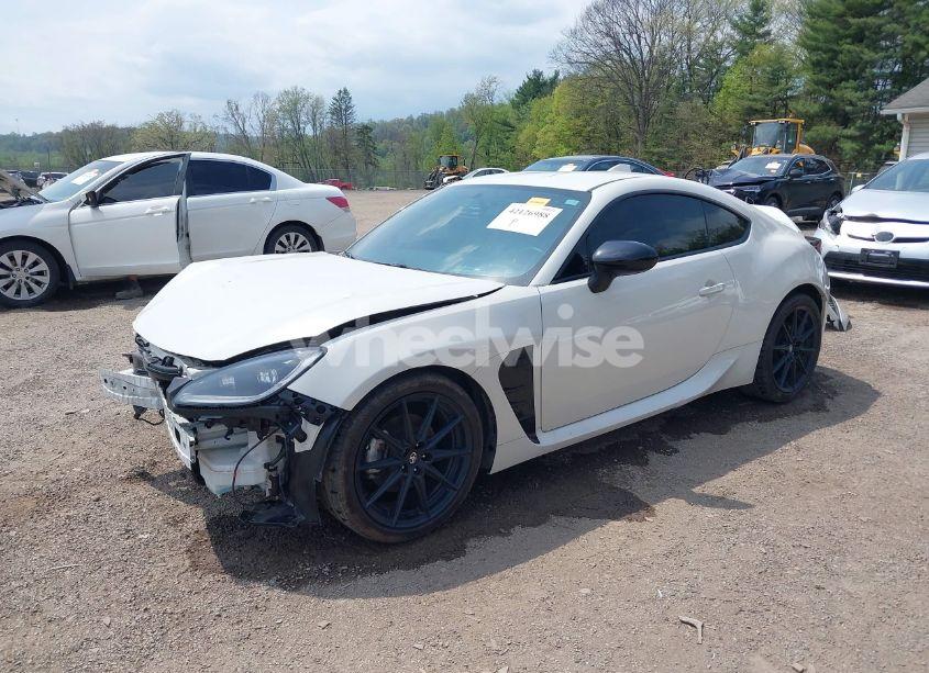 Photo 2 of 2023 Toyota Gr86 PREMIUM (VIN JF1ZNBE12P9756981)