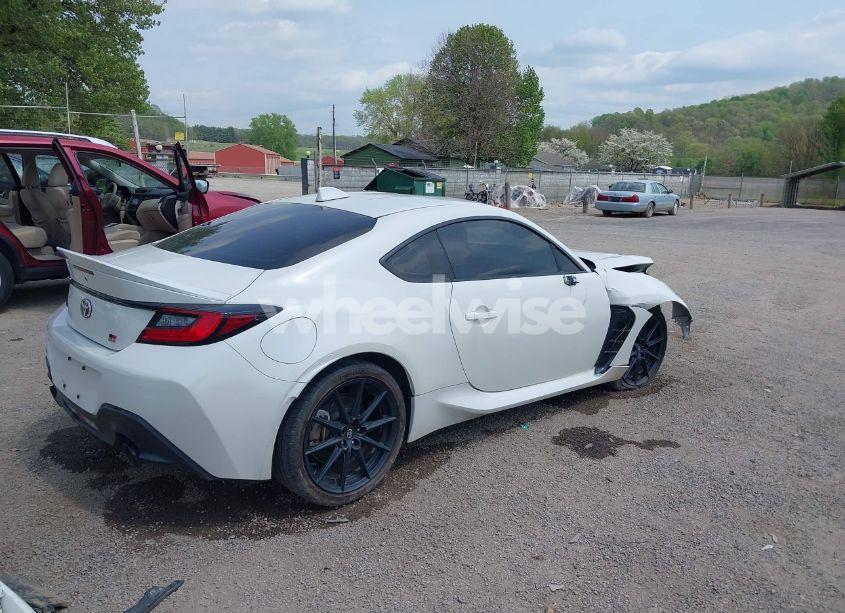 Photo 4 of 2023 Toyota Gr86 PREMIUM (VIN JF1ZNBE12P9756981)
