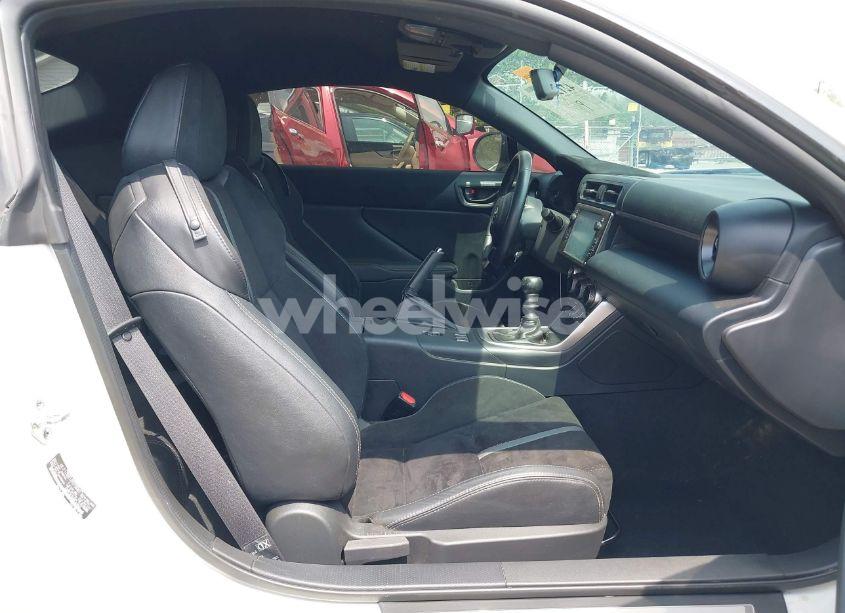 Photo 5 of 2023 Toyota Gr86 PREMIUM (VIN JF1ZNBE12P9756981)