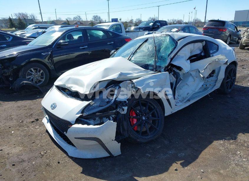 Photo 2 of 2025 Toyota Gr86 PREMIUM (VIN JF1ZNBE12S9752602)