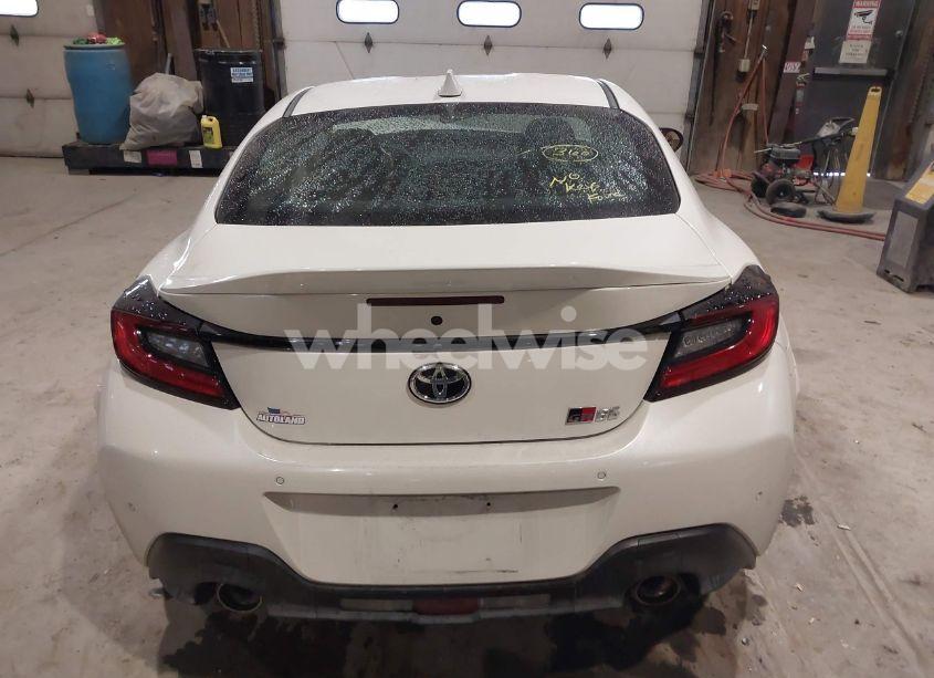 Photo 15 of 2024 Toyota Gr86 PREMIUM (VIN JF1ZNBE16R8757964)