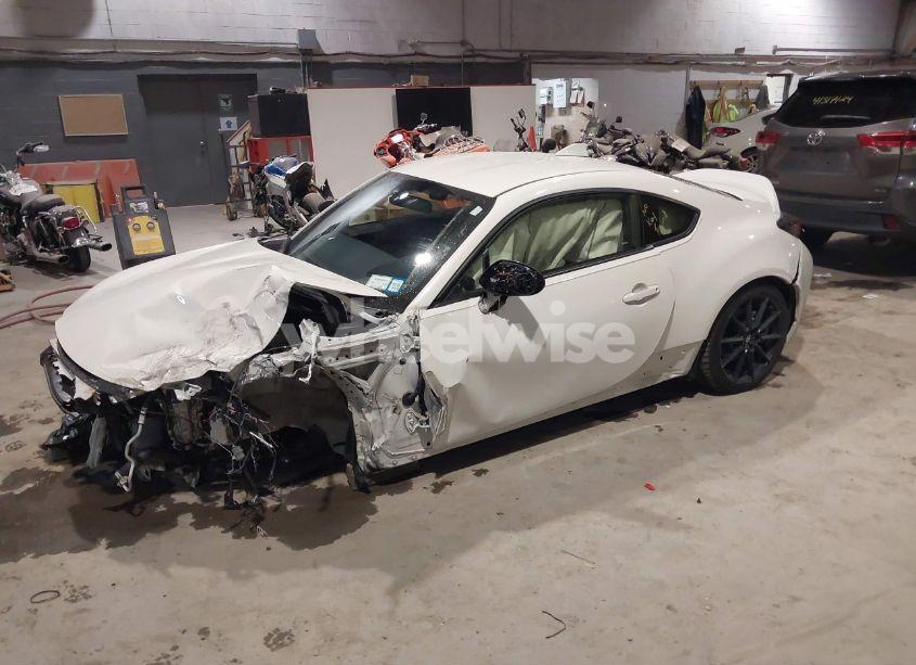 Photo 2 of 2024 Toyota Gr86 PREMIUM (VIN JF1ZNBE16R8757964)