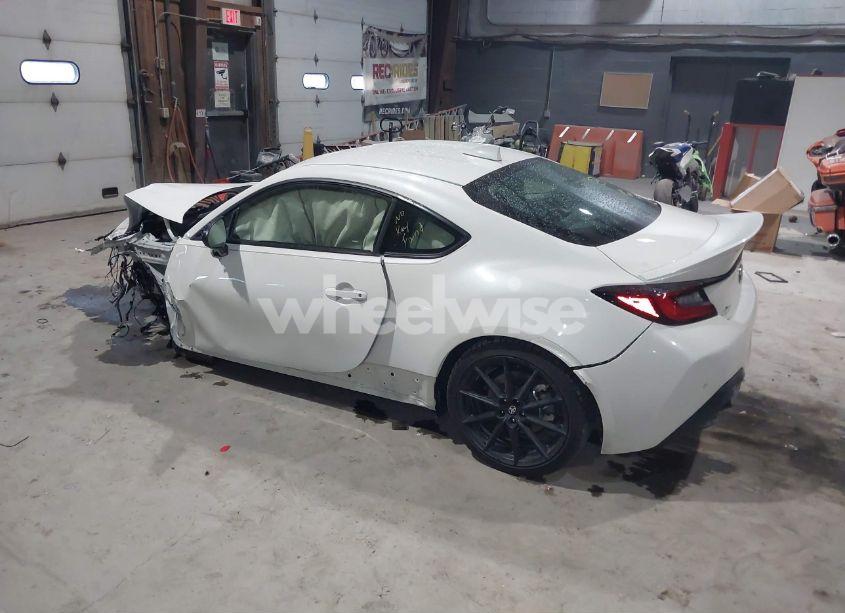 Photo 3 of 2024 Toyota Gr86 PREMIUM (VIN JF1ZNBE16R8757964)