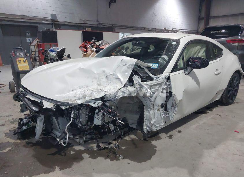 Photo 6 of 2024 Toyota Gr86 PREMIUM (VIN JF1ZNBE16R8757964)