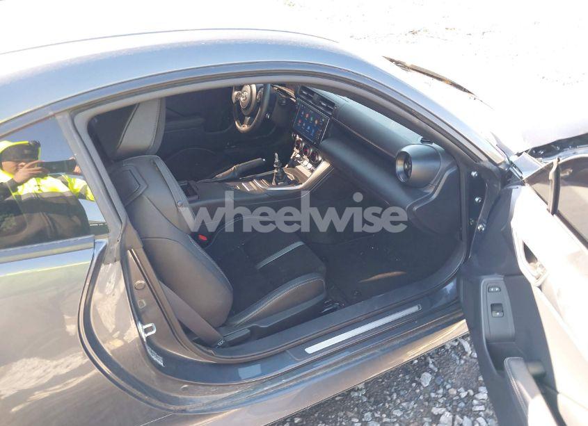 Photo 5 of 2024 Toyota Gr86 PREMIUM (VIN JF1ZNBE16R9754394)