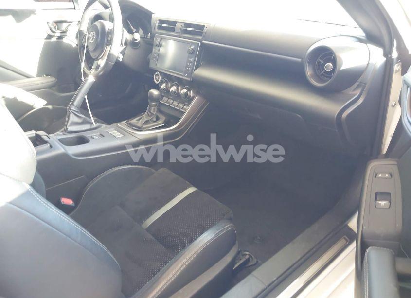 Photo 5 of 2022 Toyota Gr86 PREMIUM (VIN JF1ZNBF1XN8750721)