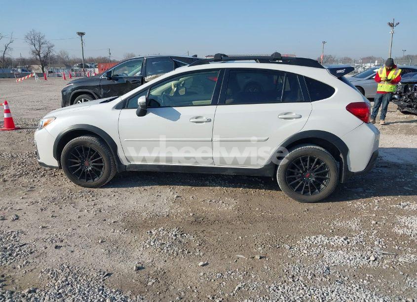 Photo 14 of 2017 Subaru Crosstrek 2.0I LIMITED (VIN JF2GPANC9HH232288)