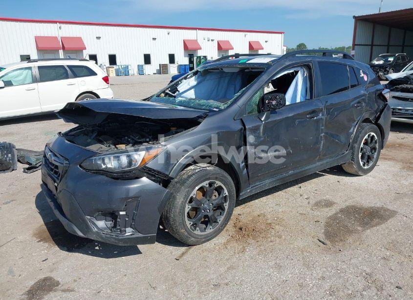 Photo 2 of 2022 Subaru Crosstrek (VIN JF2GTAAC5NG260561)