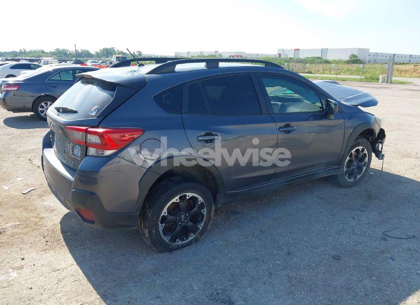 Photo 4 of 2022 Subaru Crosstrek (VIN JF2GTAAC5NG260561)