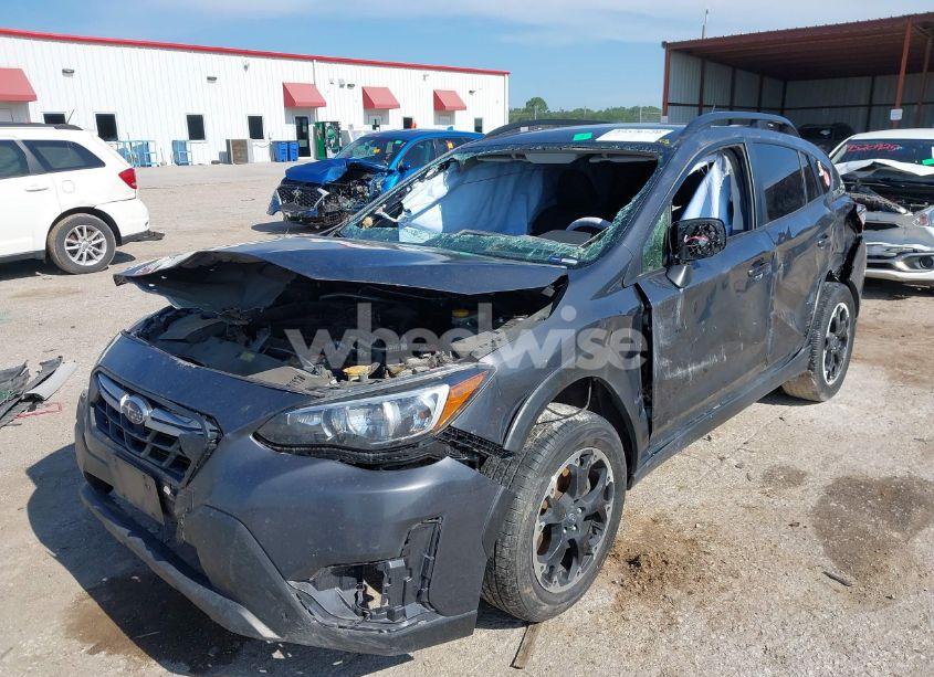 Photo 6 of 2022 Subaru Crosstrek (VIN JF2GTAAC5NG260561)