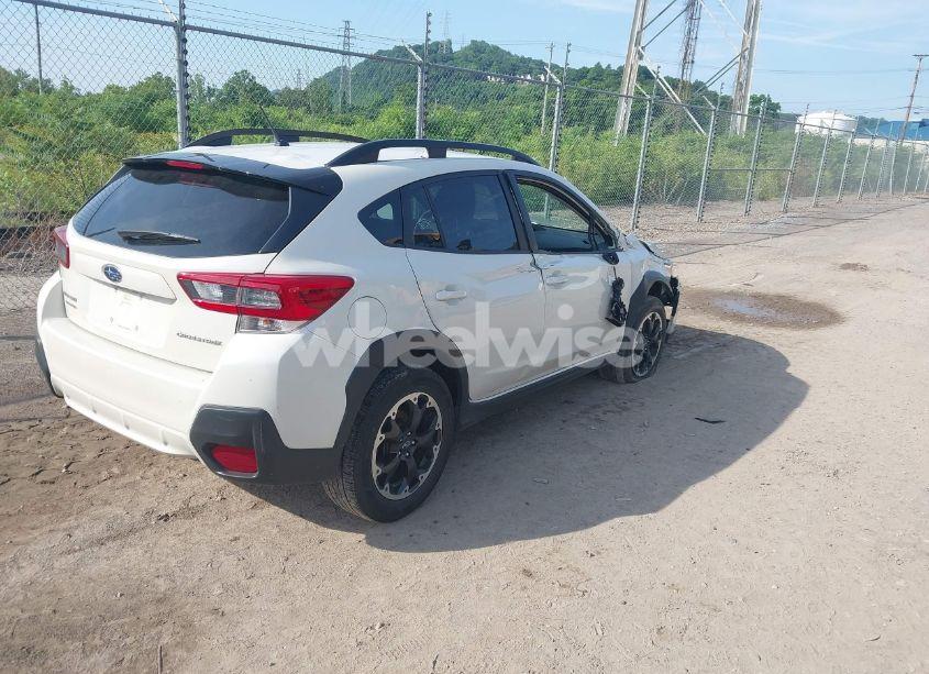 Photo 4 of 2022 Subaru Crosstrek (VIN JF2GTABC4N8250337)