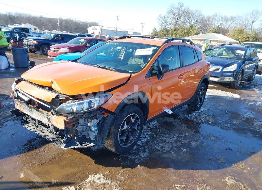 Photo 2 of 2019 Subaru Crosstrek 2.0I (VIN JF2GTABC7KH207025)