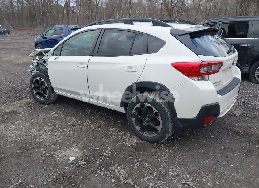 Photo 3 of 2021 Subaru Crosstrek (VIN JF2GTABC7M8268913)