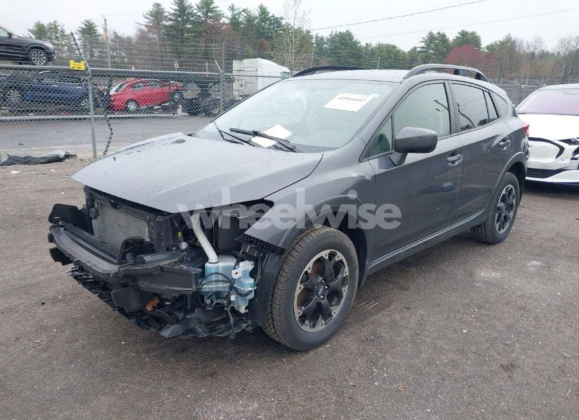 Photo 2 of 2022 Subaru Crosstrek PREMIUM (VIN JF2GTACC2N9227597)